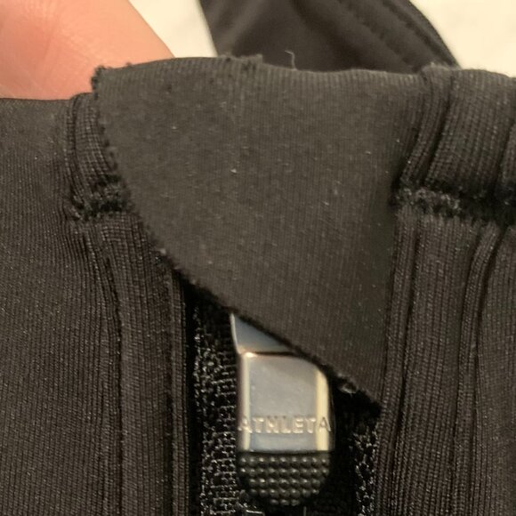 Athleta Ultimate Zip Front Bra D-DD EUC Size M - Picture 8 of 8